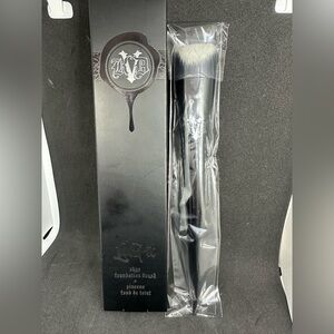 🆕 KVD Lock-It edge foundation brush #10 ✨new in box unused✨